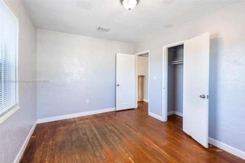 House in Hollywood, Florida 3 bedrooms, 69.68 sq.m. № 1683500 - photo 24