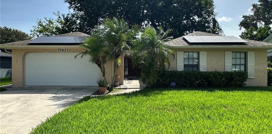 House in South Daytona, Florida 3 bedrooms, 151.15 sq.m. № 1776692