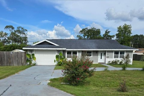 Casa en venta en Ocala, Florida, 4 dormitorios, 201.6 m2 № 1901020 - foto 1