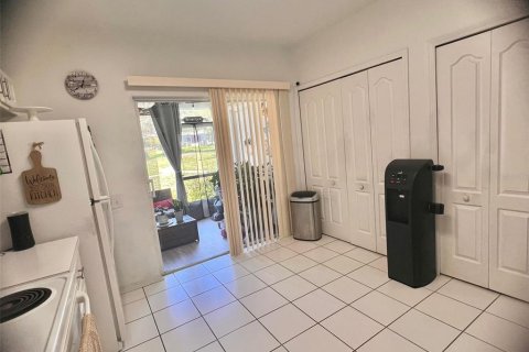 Townhouse in Brandon, Florida 2 bedrooms, 103.12 sq.m. № 1858394 - photo 8