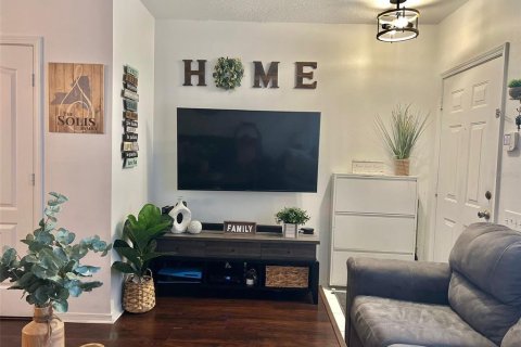 Townhouse in Brandon, Florida 2 bedrooms, 103.12 sq.m. № 1858394 - photo 5