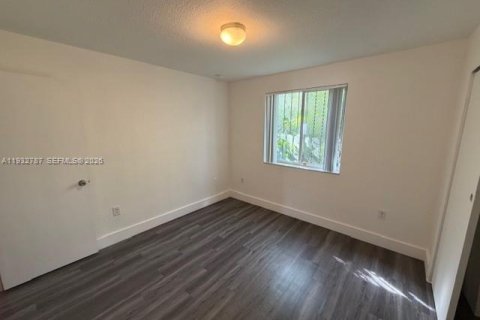 Villa ou maison à louer à Miami, Floride: 3 chambres, 97.55 m2 № 1991659 - photo 15