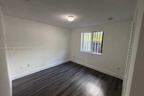 Villa ou maison à louer à Miami, Floride: 3 chambres, 97.55 m2 № 1991659 - photo 23