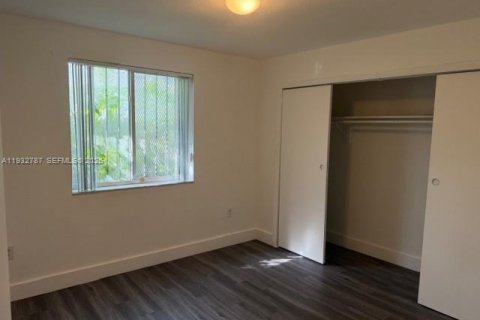 Villa ou maison à louer à Miami, Floride: 3 chambres, 97.55 m2 № 1991659 - photo 12