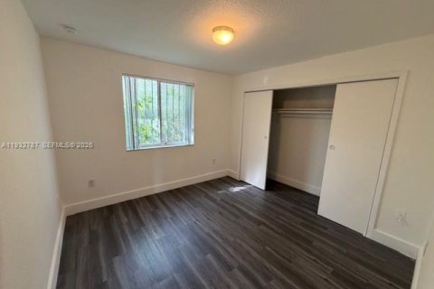 Villa ou maison à louer à Miami, Floride: 3 chambres, 97.55 m2 № 1991659 - photo 13