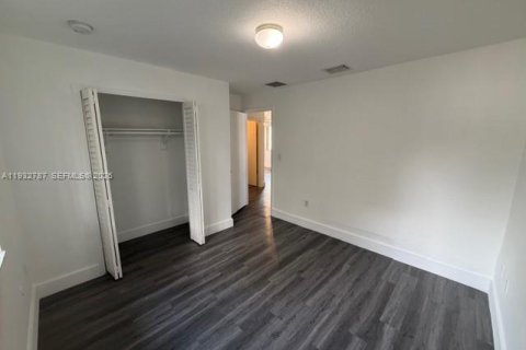 Villa ou maison à louer à Miami, Floride: 3 chambres, 97.55 m2 № 1991659 - photo 20