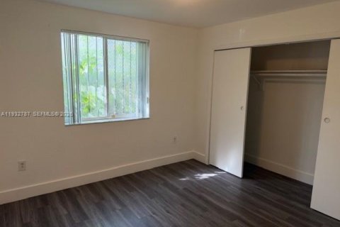 Villa ou maison à louer à Miami, Floride: 3 chambres, 97.55 m2 № 1991659 - photo 14