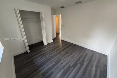 Villa ou maison à louer à Miami, Floride: 3 chambres, 97.55 m2 № 1991659 - photo 19