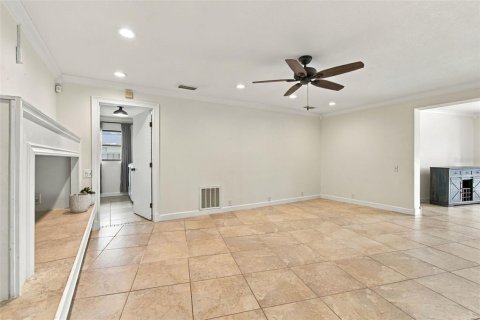 Villa ou maison à vendre à Tampa, Floride: 4 chambres, 258.18 m2 № 2416990 - photo 8