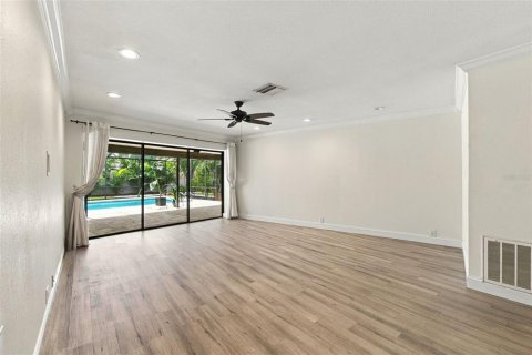 Villa ou maison à vendre à Tampa, Floride: 4 chambres, 258.18 m2 № 2416990 - photo 29