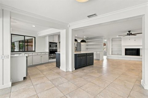 Villa ou maison à vendre à Tampa, Floride: 4 chambres, 258.18 m2 № 2416990 - photo 16