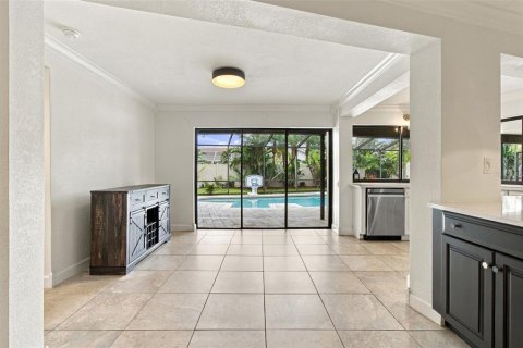 Villa ou maison à vendre à Tampa, Floride: 4 chambres, 258.18 m2 № 2416990 - photo 15