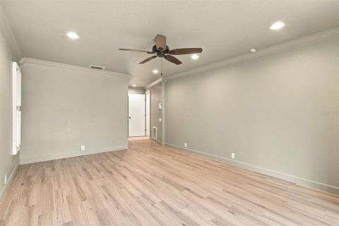 Villa ou maison à vendre à Tampa, Floride: 4 chambres, 258.18 m2 № 2416990 - photo 18