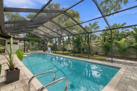 Villa ou maison à vendre à Tampa, Floride: 4 chambres, 258.18 m2 № 2416990 - photo 4