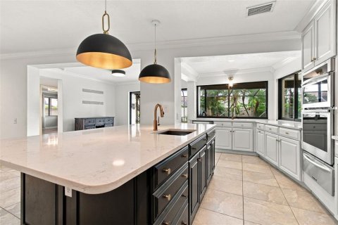 Villa ou maison à vendre à Tampa, Floride: 4 chambres, 258.18 m2 № 2416990 - photo 14
