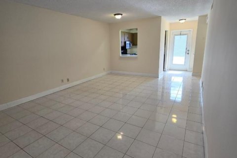 Condominio en alquiler en Deerfield Beach, Florida, 1 dormitorio, 60.39 m2 № 2085886 - foto 2
