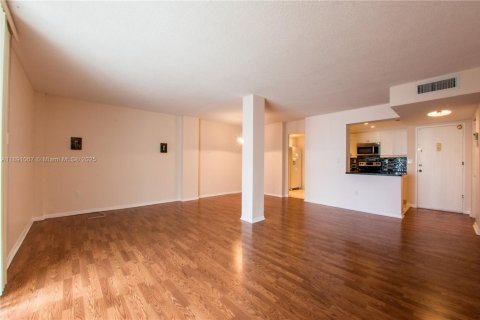 Снять в аренду кондоминиум в Халландейл-Бич, Флорида 2 спальни, 144.93м2, № 1949195 - фото 14