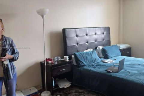 Снять в аренду кондоминиум в Халландейл-Бич, Флорида 2 спальни, 144.93м2, № 1949195 - фото 29