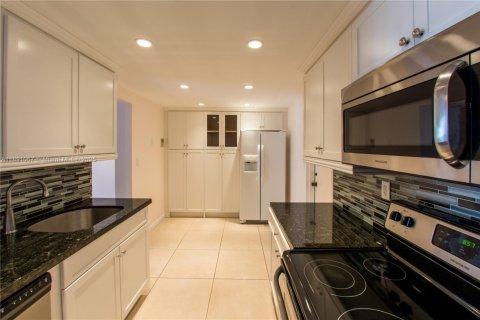 Снять в аренду кондоминиум в Халландейл-Бич, Флорида 2 спальни, 144.93м2, № 1949195 - фото 9