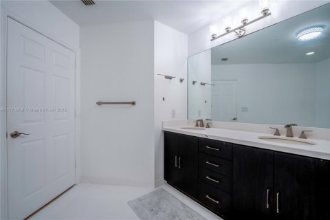 Condominio en venta en Aventura, Florida, 3 dormitorios, 126.81 m2 № 1698613 - foto 18