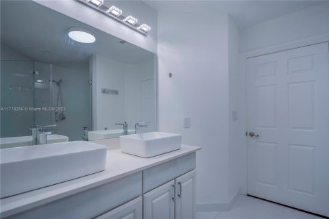 Condominio en venta en Aventura, Florida, 3 dormitorios, 126.81 m2 № 1698613 - foto 21