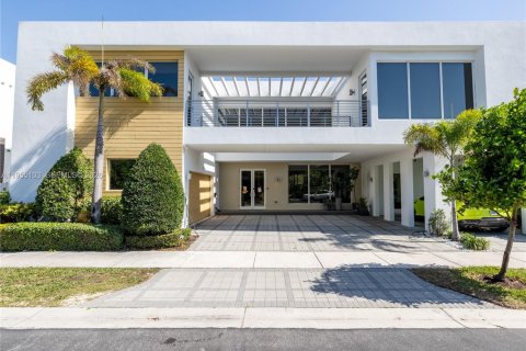 Villa ou maison à Doral, Floride 6 chambres, 452.81 m2 № 2153382
