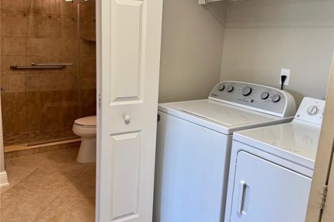 Condo in Sarasota, Florida, 1 bedroom  № 1736725 - photo 15