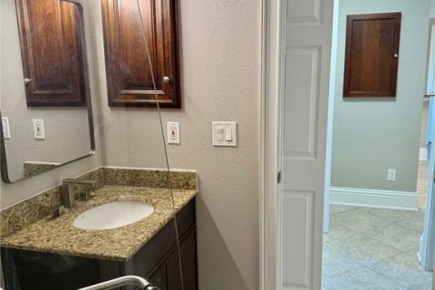 Condo in Sarasota, Florida, 1 bedroom  № 1736725 - photo 13