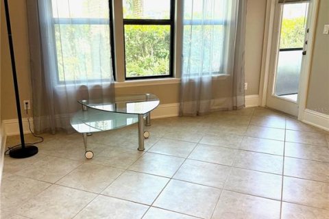 Condo in Sarasota, Florida, 1 bedroom  № 1736725 - photo 10
