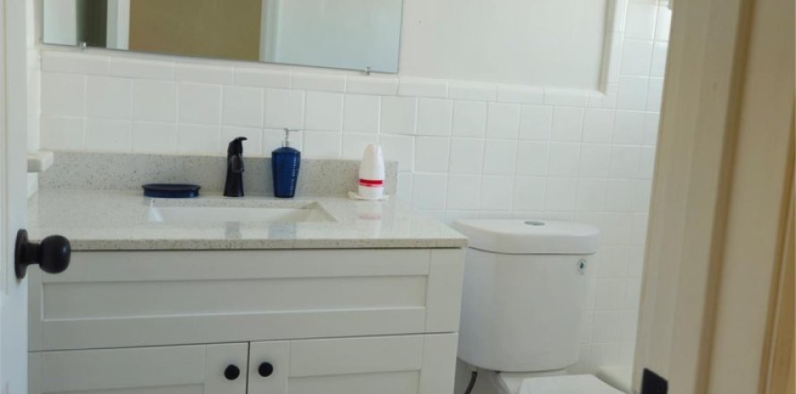 Condo in Hollywood, Florida, 1 bedroom № 1216067