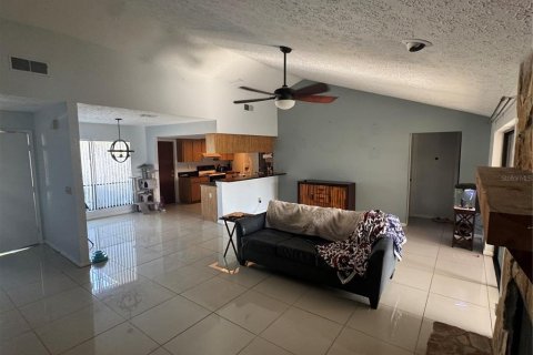 House in Lutz, Florida 3 bedrooms, 143.81 sq.m. № 2113521 - photo 6