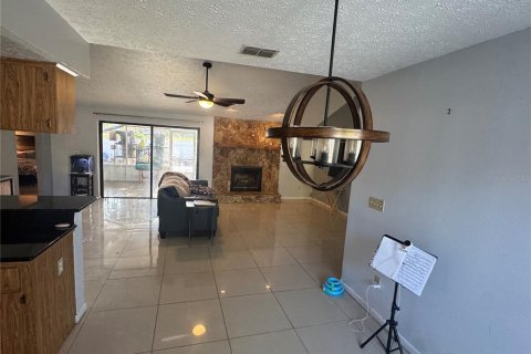 House in Lutz, Florida 3 bedrooms, 143.81 sq.m. № 2113521 - photo 9