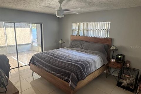 House in Lutz, Florida 3 bedrooms, 143.81 sq.m. № 2113521 - photo 13
