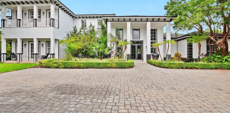 Casa en Pinecrest, Florida 8 dormitorios, 959.03 m2 № 1998742
