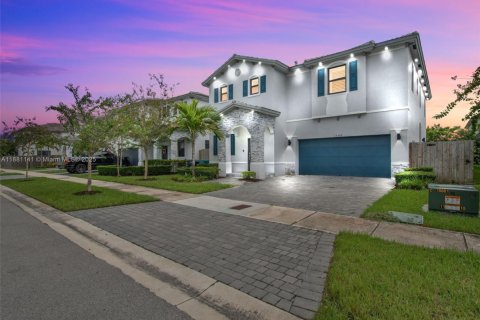 Villa ou maison à vendre à Homestead, Floride: 5 chambres, 302.12 m2 № 1930552 - photo 2