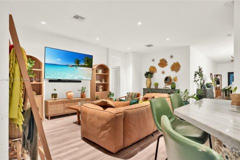 Villa ou maison à vendre à Homestead, Floride: 5 chambres, 302.12 m2 № 1930552 - photo 19