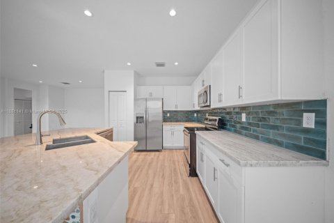 Villa ou maison à vendre à Homestead, Floride: 5 chambres, 302.12 m2 № 1930552 - photo 29