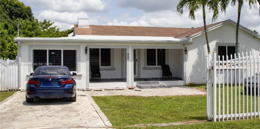 Casa en Miami, Florida 3 dormitorios, 182.92 m2 № 1991847