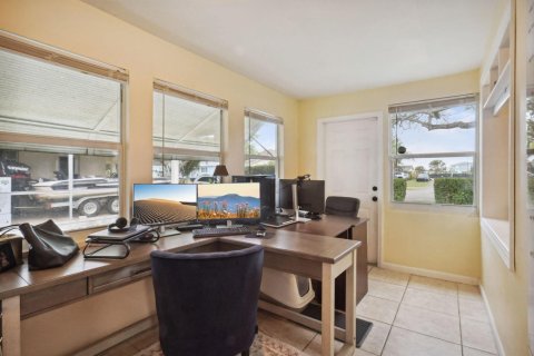 Villa ou maison à louer à Lantana, Floride: 2 chambres, 89.19 m2 № 2086273 - photo 20
