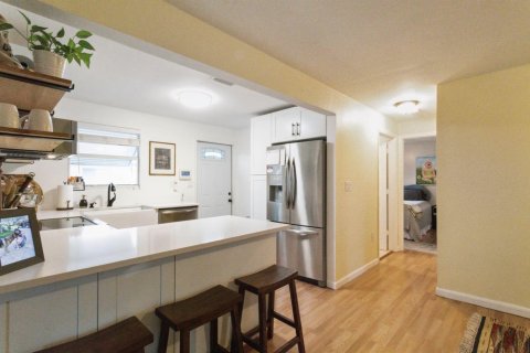 Villa ou maison à louer à Lantana, Floride: 2 chambres, 89.19 m2 № 2086273 - photo 7