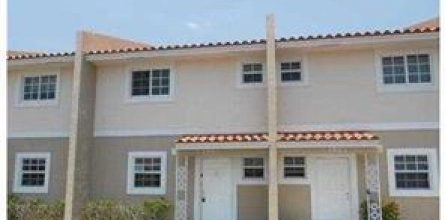 Touwnhouse à Coral Springs, Floride 2 chambres, 107.77 m2 № 2389548