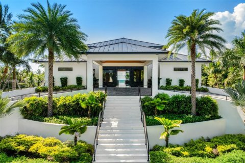 House in Islamorada, Village of Islands, Florida 6 bedrooms, 562.43 sq.m. № 2057817 - photo 3