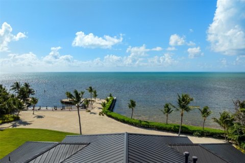 House in Islamorada, Village of Islands, Florida 6 bedrooms, 562.43 sq.m. № 2057817 - photo 15