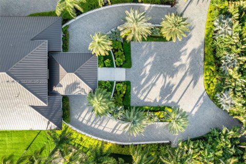 House in Islamorada, Village of Islands, Florida 6 bedrooms, 562.43 sq.m. № 2057817 - photo 11