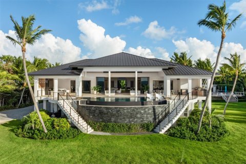 House in Islamorada, Village of Islands, Florida 6 bedrooms, 562.43 sq.m. № 2057817 - photo 5