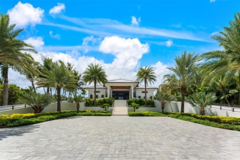 House in Islamorada, Village of Islands, Florida 6 bedrooms, 562.43 sq.m. № 2057817 - photo 28