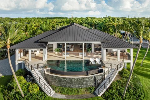 House in Islamorada, Village of Islands, Florida 6 bedrooms, 562.43 sq.m. № 2057817 - photo 6