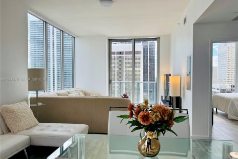 Condo in Miami, Florida, 1 bedroom № 2028497 - photo 4