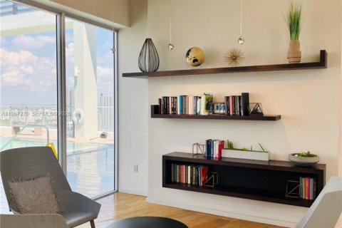 Condo in Miami, Florida, 1 bedroom № 2028497 - photo 17