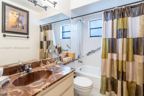 Casa en venta en Miami, Florida, 3 dormitorios, 108.97 m2 № 1983790 - foto 27